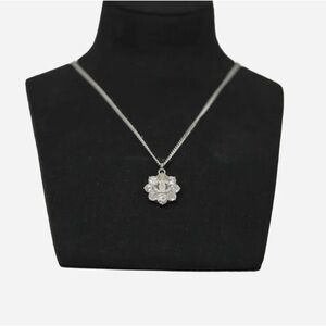 Pre-Owned Chanel CC Rhinestone Necklace 2014-2015